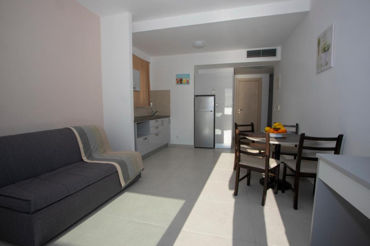 Apartments Medvidovic Baška Voda エクステリア 写真