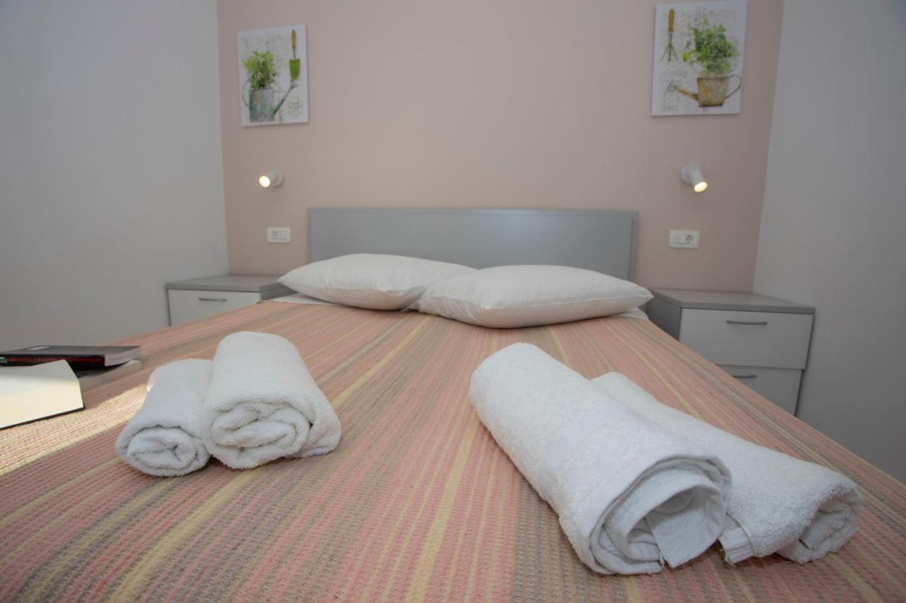 Apartments Medvidovic Baška Voda エクステリア 写真