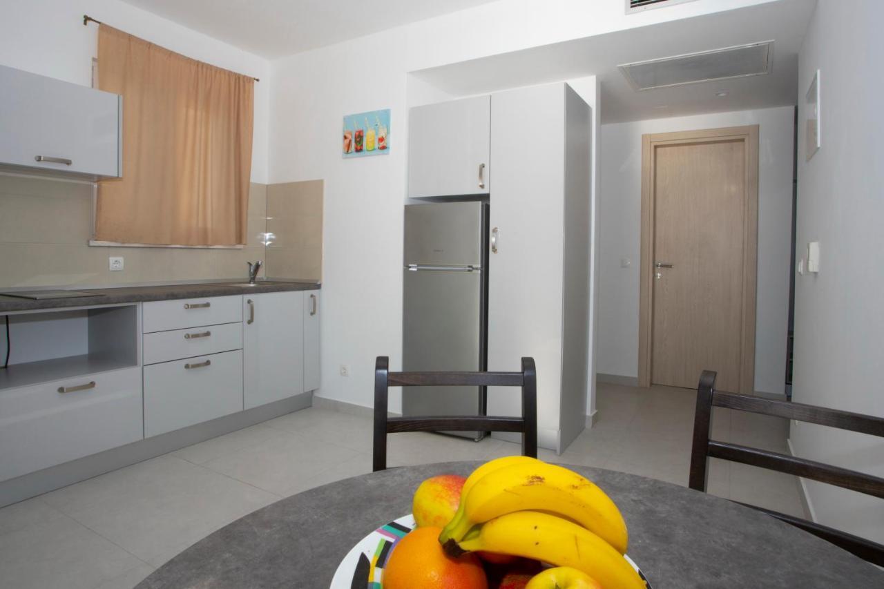 Apartments Medvidovic Baška Voda エクステリア 写真
