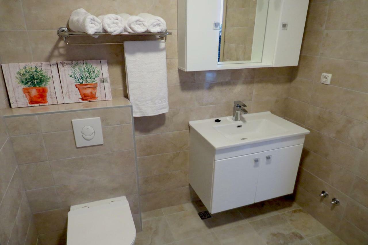 Apartments Medvidovic Baška Voda エクステリア 写真